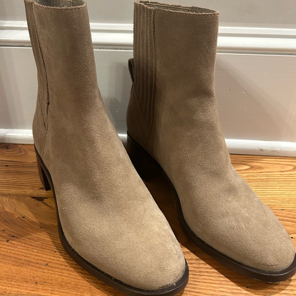 Dolce Vita Tan Suede Heeled Boots - Linny H2O in Truffle